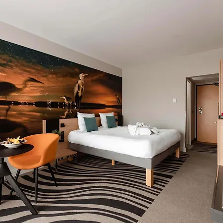 מלון Novotel 4*