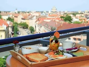 מלון Novotel סגד