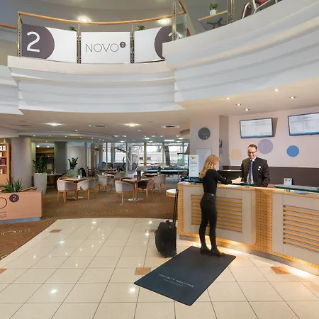 Novotel מלון 4*