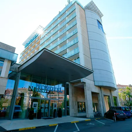 Novotel מלון