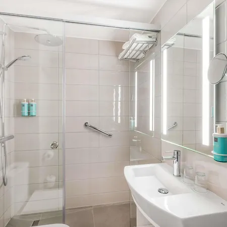 מלון Novotel 4*