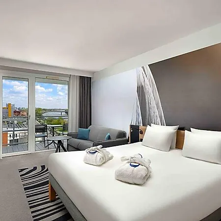 Novotel Hotel 4*